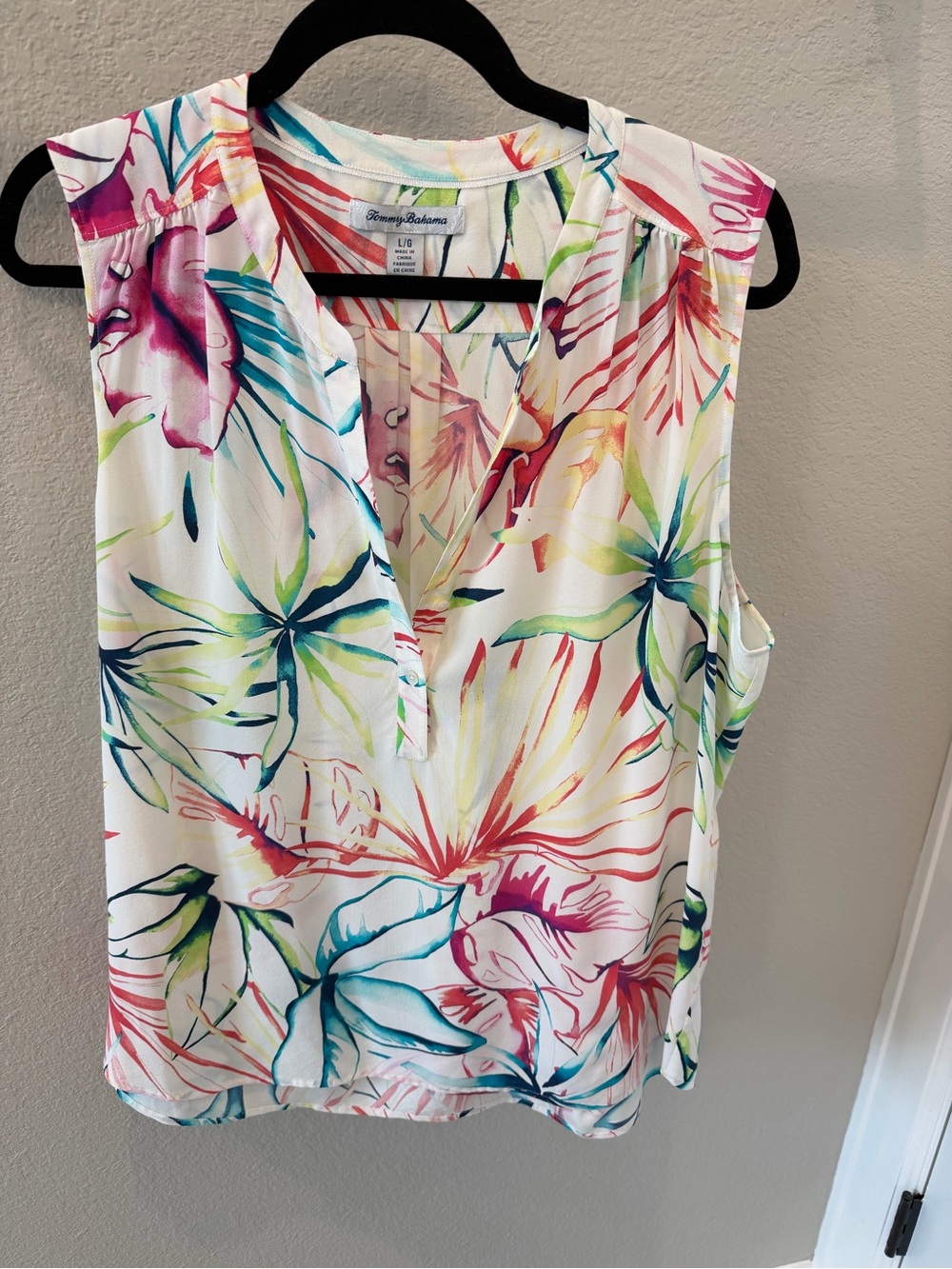Tommy Bahama White Tropical Floral Sleeveless V-Neck Tank with Multi-Color Print